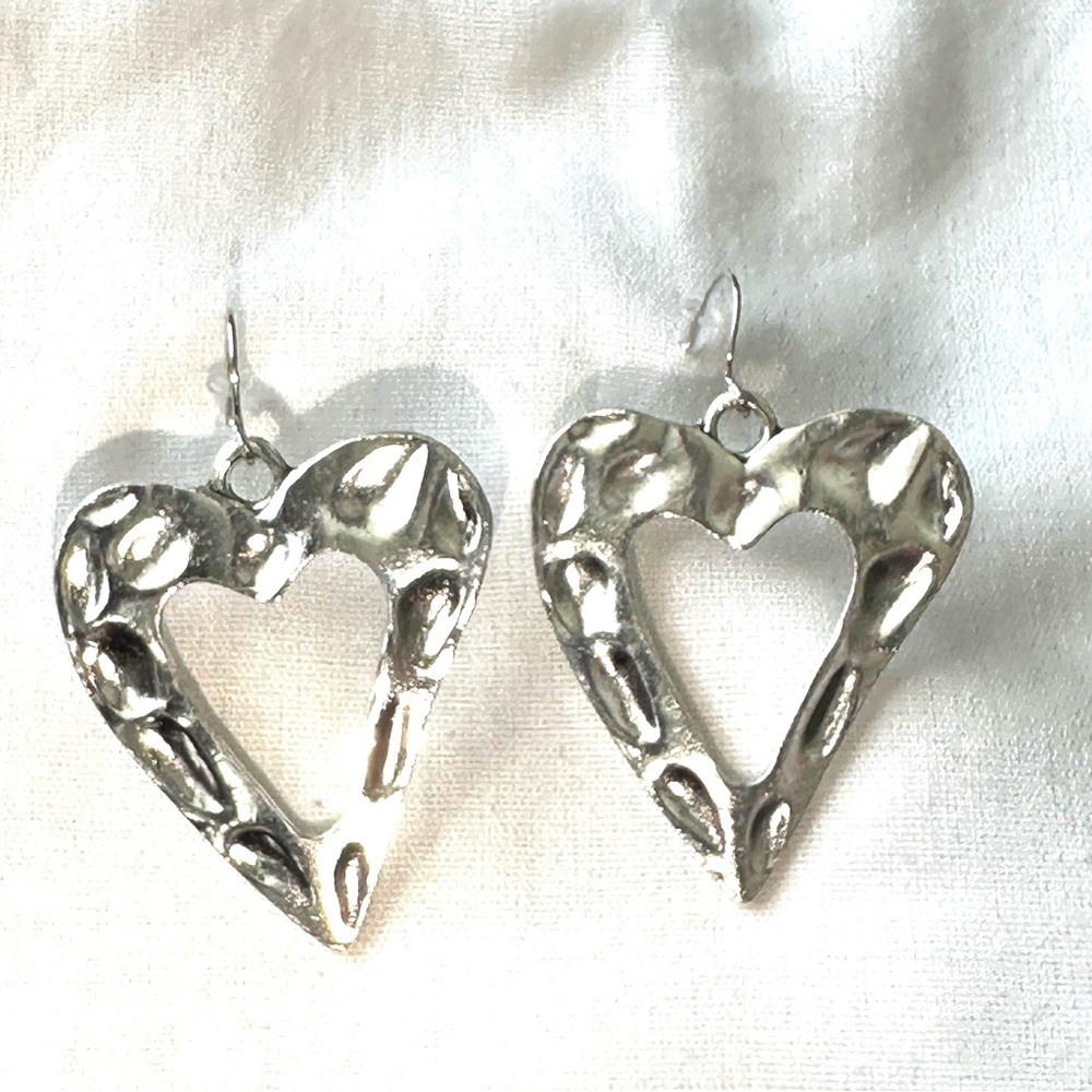 Fashion Jewelry Earrings Hammered Texture Silver Tone NWOT